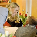 21 December: The Crown Prince and Crown Princess visit Geilotun nursing home (Photo: Håkon Mosvold Larsen, Scanpix)